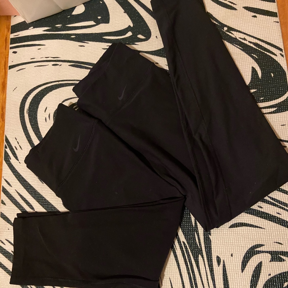 2 pair of Nike leggings!
